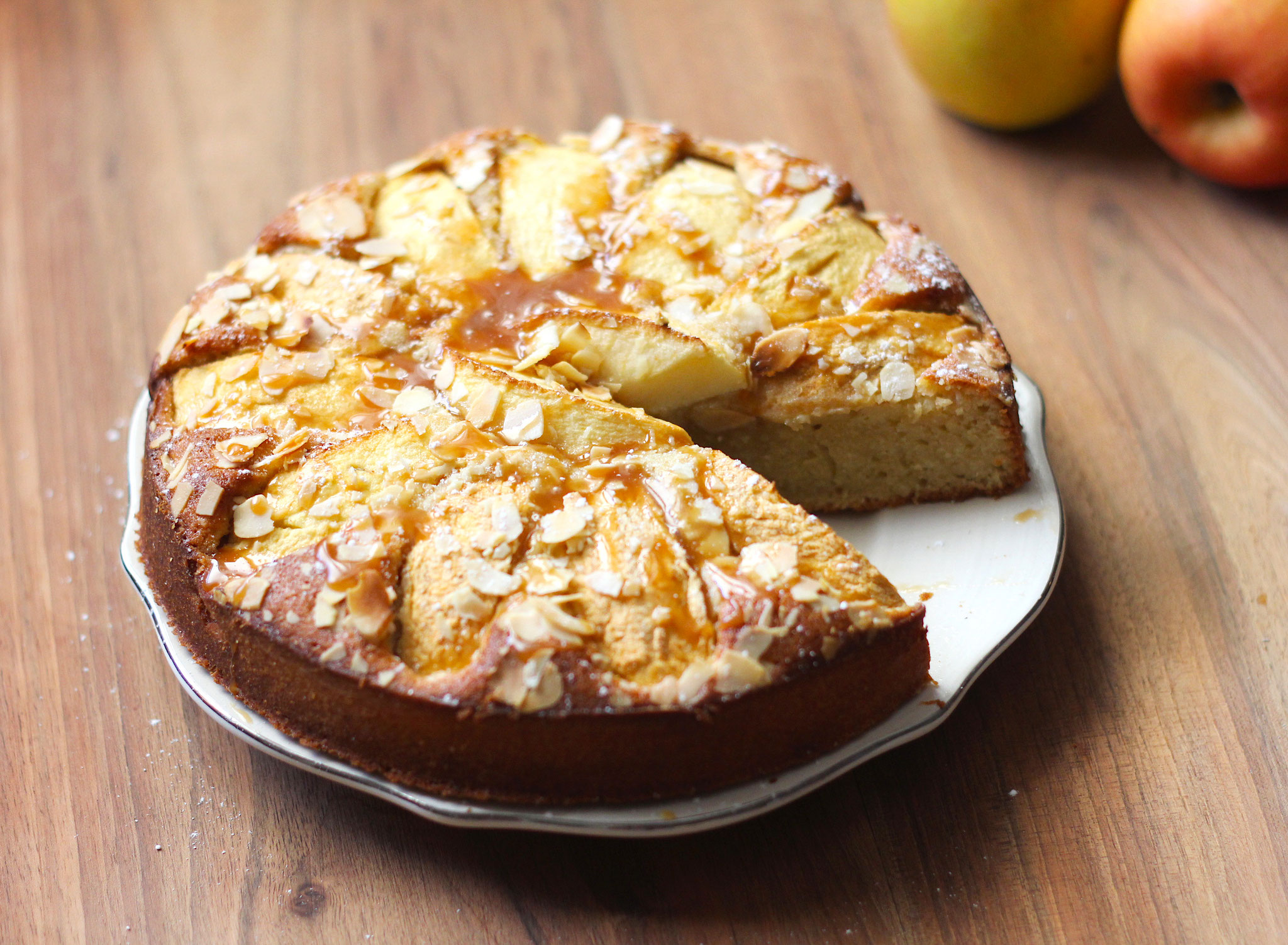 Gâteau Moelleux aux Pommes et Amandes, Touché de Caramel